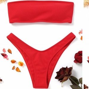 NWOT red ribbed bandeau swim set